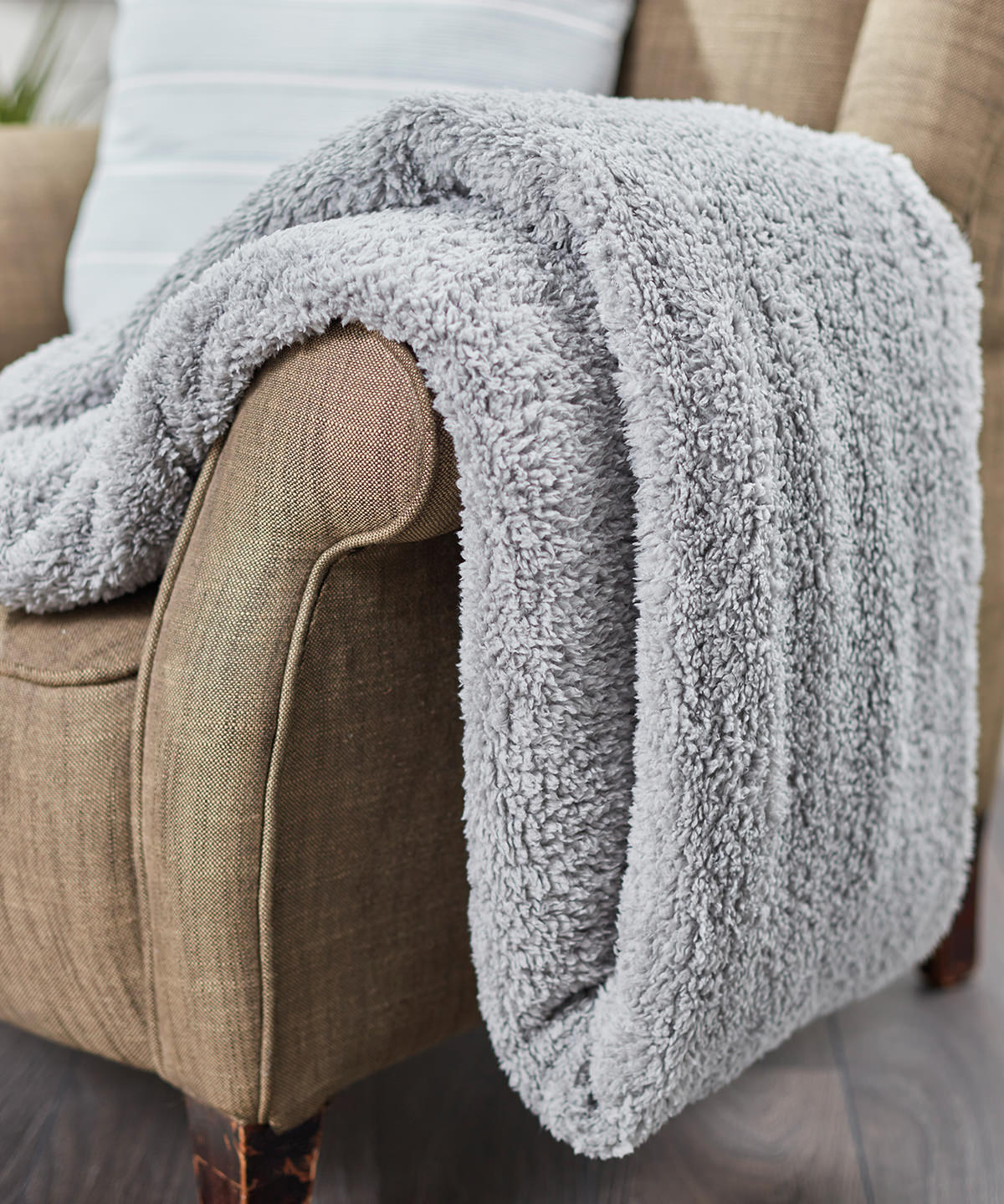 Ribbon RI010 The Ribbon teddy bear fabric throw
