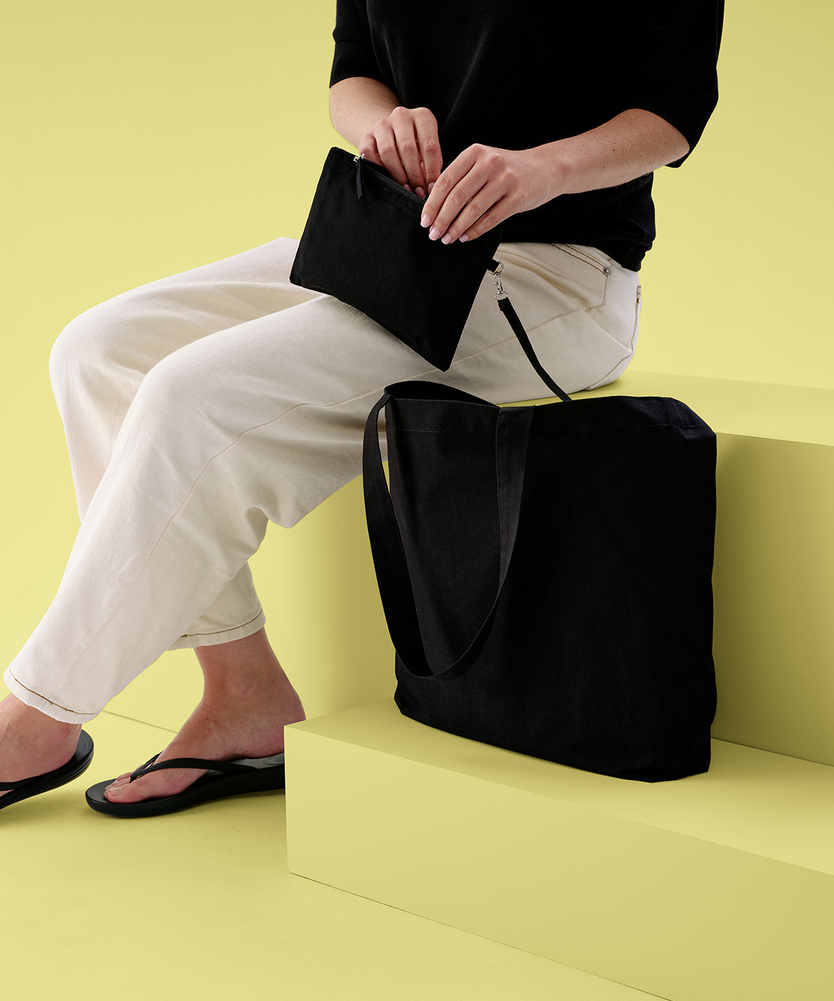 Nutshell® RL680 Cruise recycled tote with detachable purse