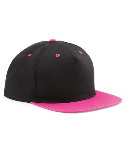 Beechfield B610C 5-panel contrast snapback in Black/Fuchsia