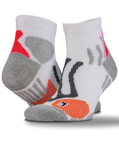 Spiro S294X Technical compression sports socks in White