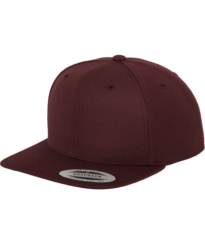 Flexfit by Yupoong YP001 The classic snapback (6089M) in Maroon