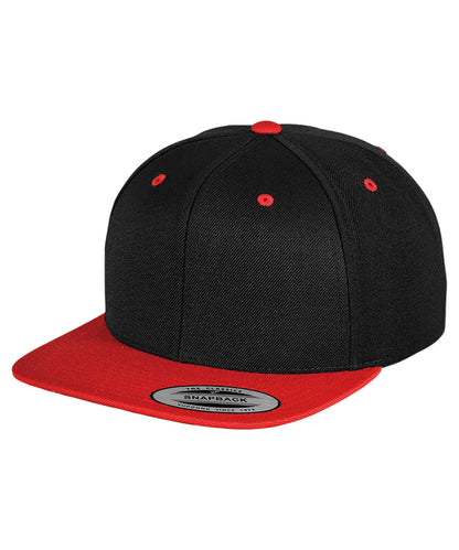 Flexfit by Yupoong YP002 The classic snapback 2-tone (6089MT) in Black/Red