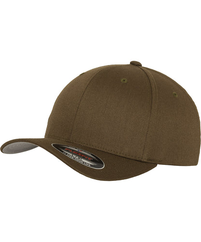 Flexfit by Yupoong YP004 Flexfit fitted baseball cap (6277) in Olive