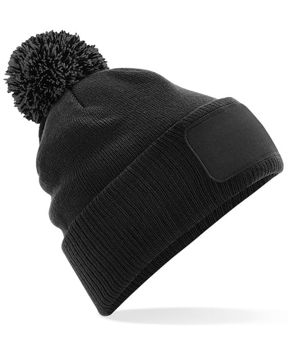 Beechfield BC443 Snowstar® patch beanie in Black/Graphite Grey
