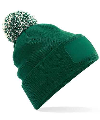 Beechfield BC443 Snowstar® patch beanie in Bottle Green/Off White
