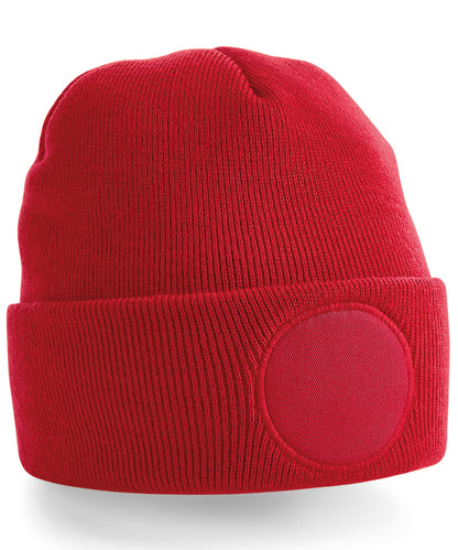 Beechfield BC446 Circular patch beanie in Classic Red