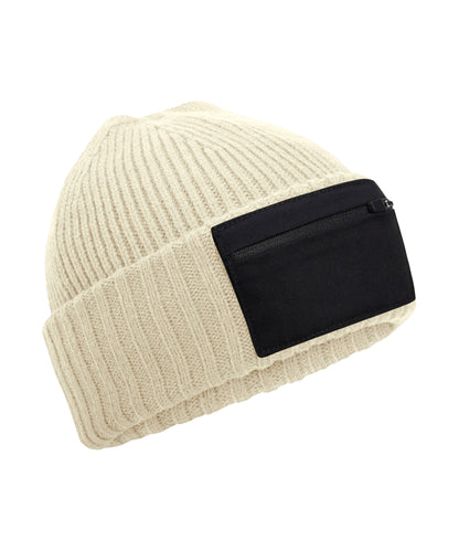Beechfield B334R Zip patch beanie in Sand/Black