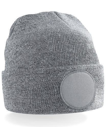 Beechfield BC446 Circular patch beanie in Heather Grey