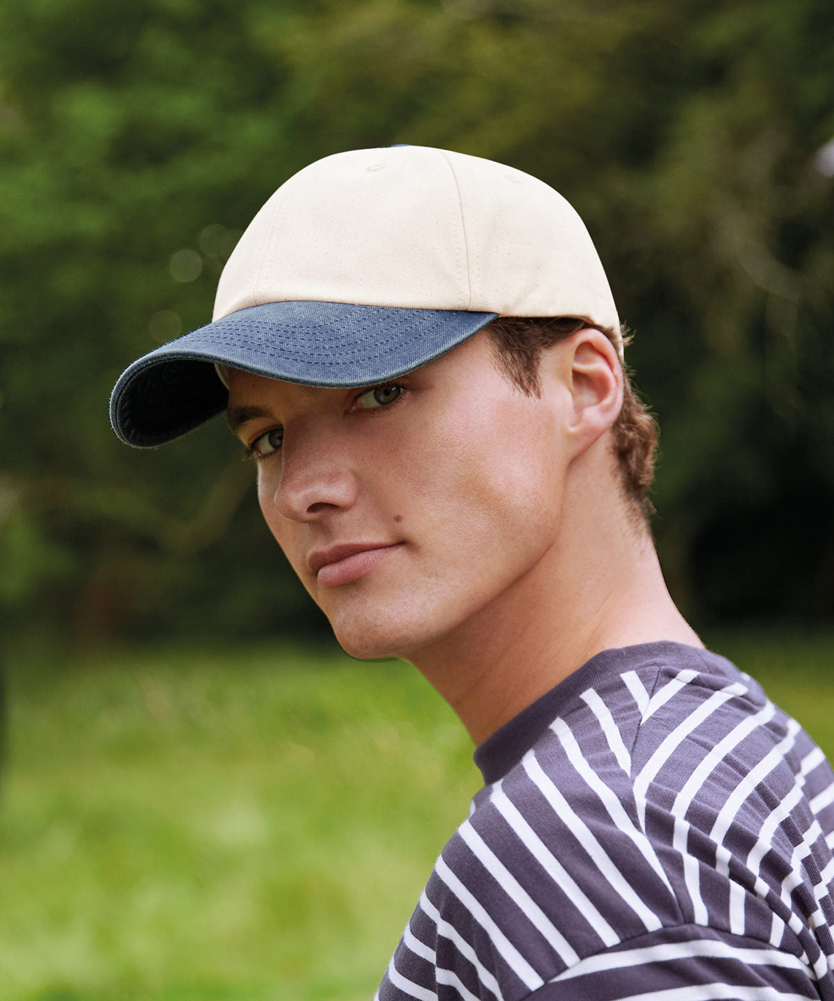 Beechfield BC673 Contrast peak low-profile vintage cap