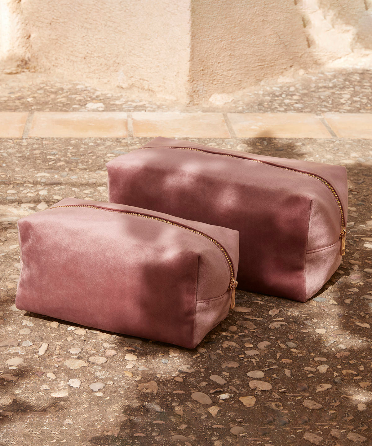 Bagbase BG716 Velvet toiletry/accessory case
