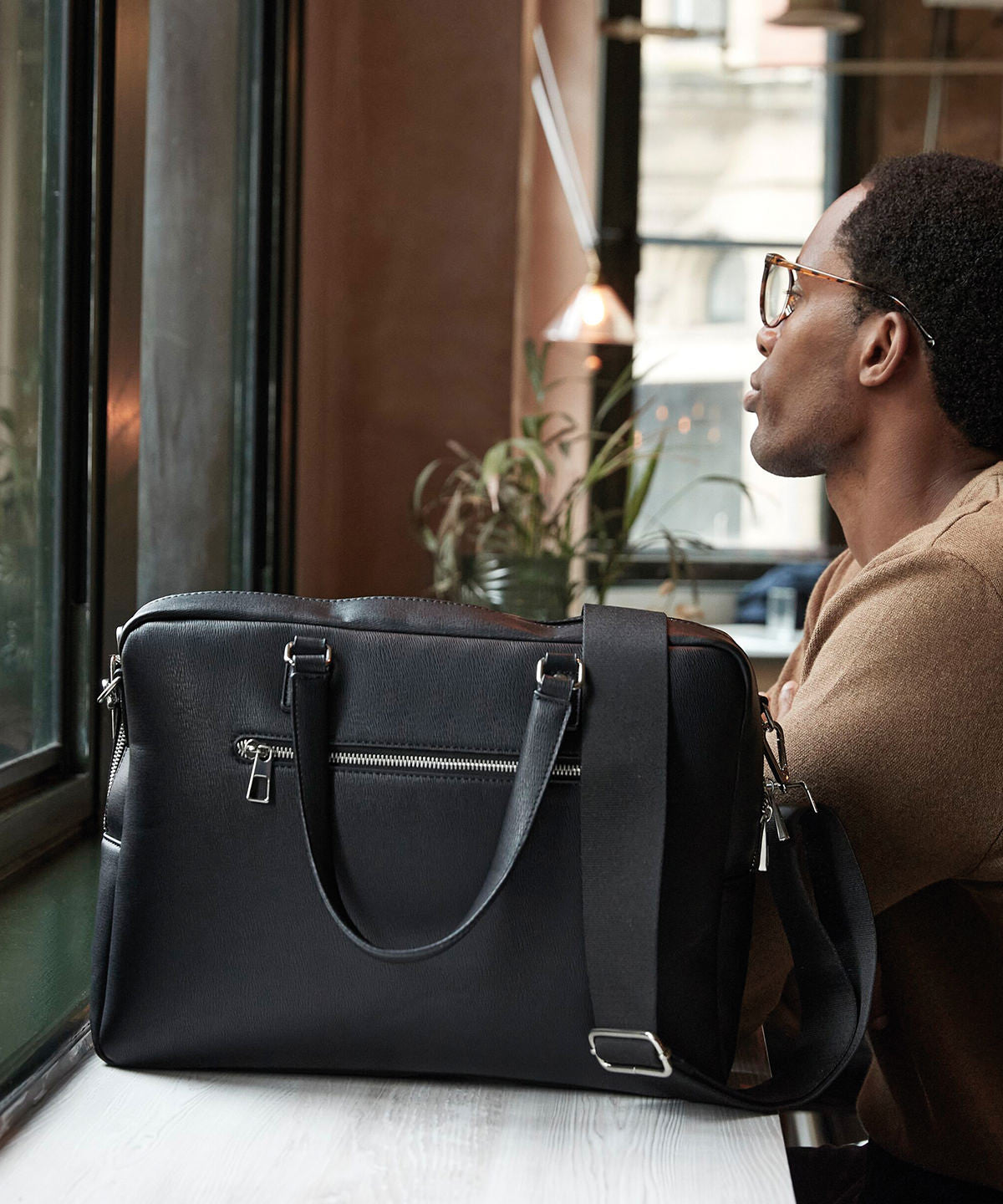 Quadra QD771 Tailored luxe PU briefcase