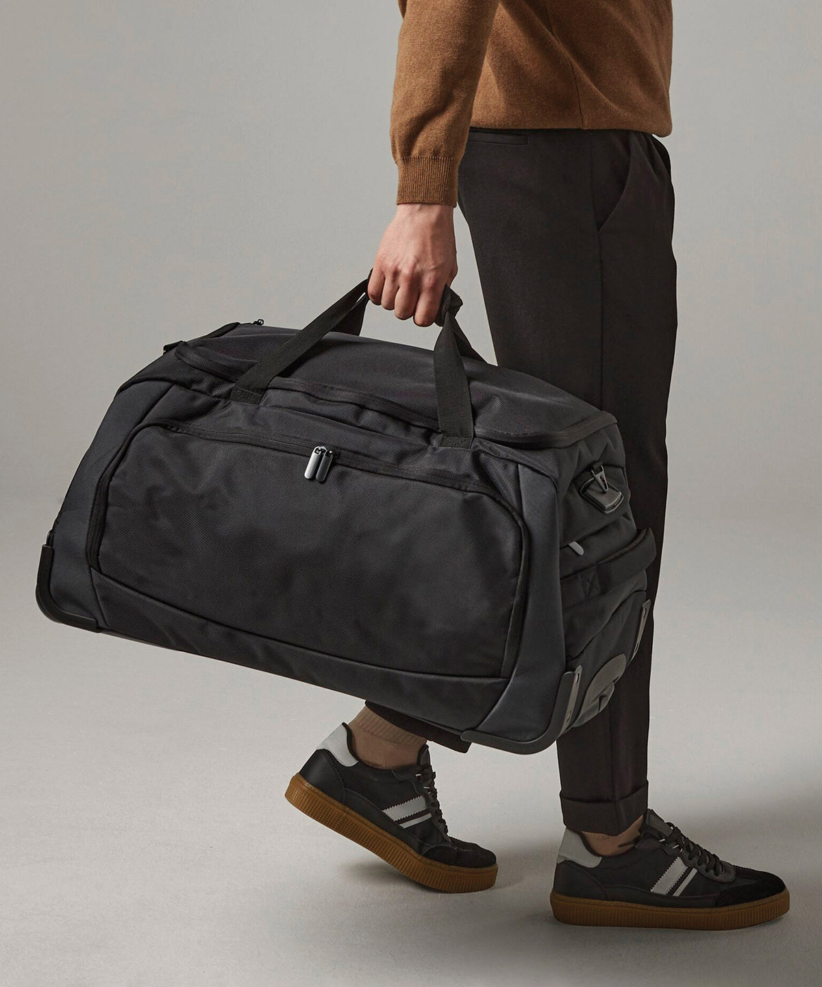 Quadra QD970 Tungsten™ wheelie travel bag