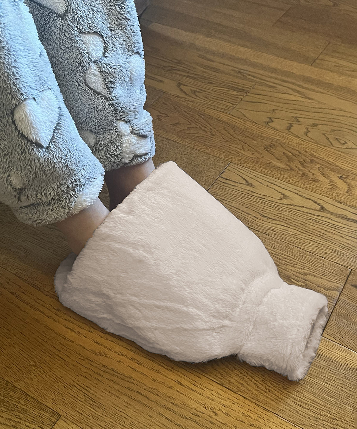 Ribbon RI023 Luxury foot hot water bottle and cover in plush faux fur